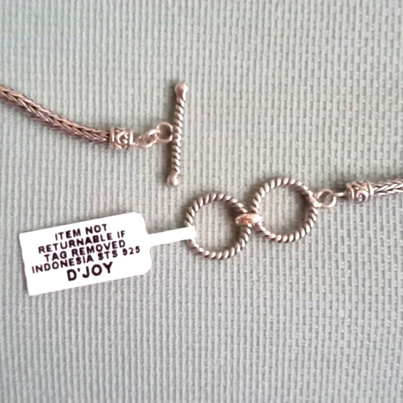 BALI LEGACY WHITE MOTHER OF PEARL CARVED FLOWER NECKLACE - Picture 6 of 9